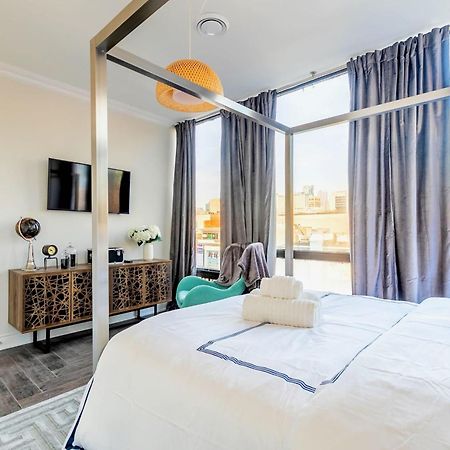 Modern Pet-Friendly Chinatown Apartment Τορόντο Εξωτερικό φωτογραφία