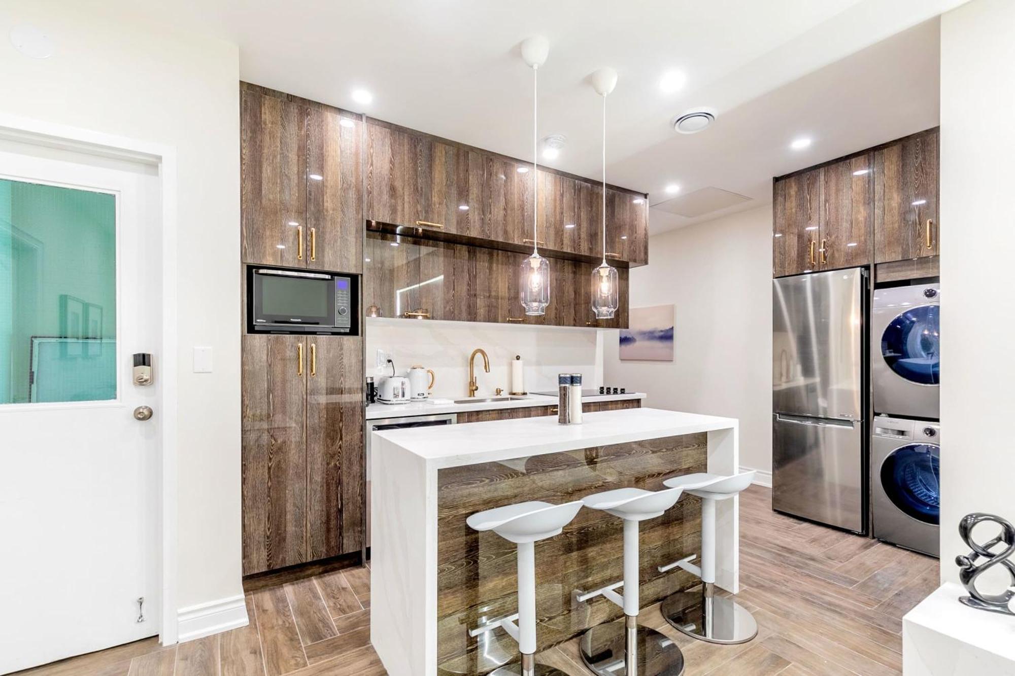 Modern Pet-Friendly Chinatown Apartment Τορόντο Εξωτερικό φωτογραφία