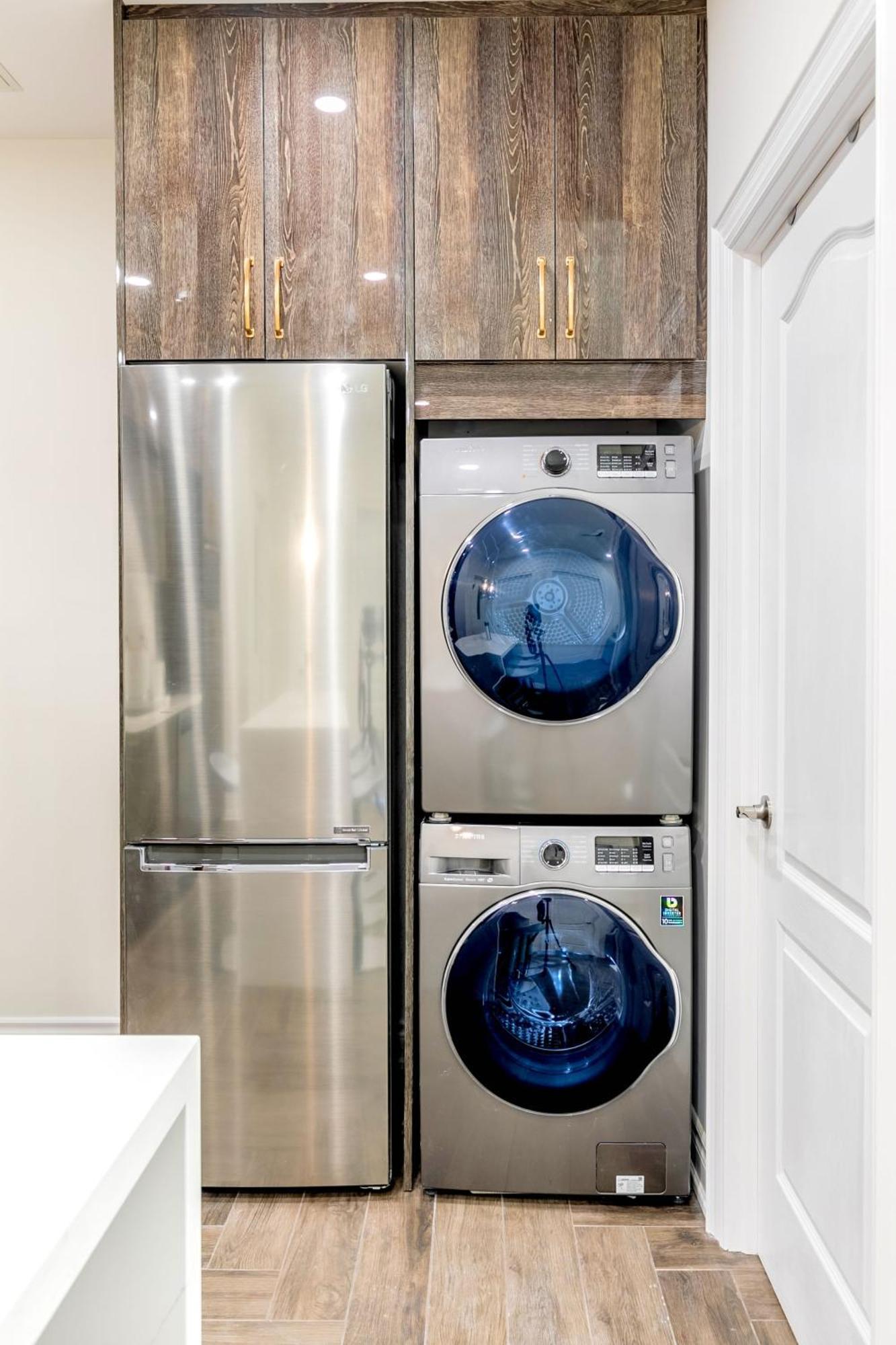 Modern Pet-Friendly Chinatown Apartment Τορόντο Εξωτερικό φωτογραφία